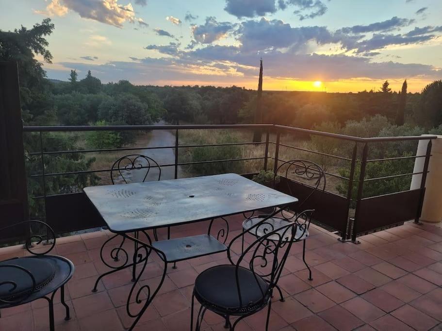 Appartement De Charme Dans Ancienne Cave A Vin Ле Булу Екстериор снимка