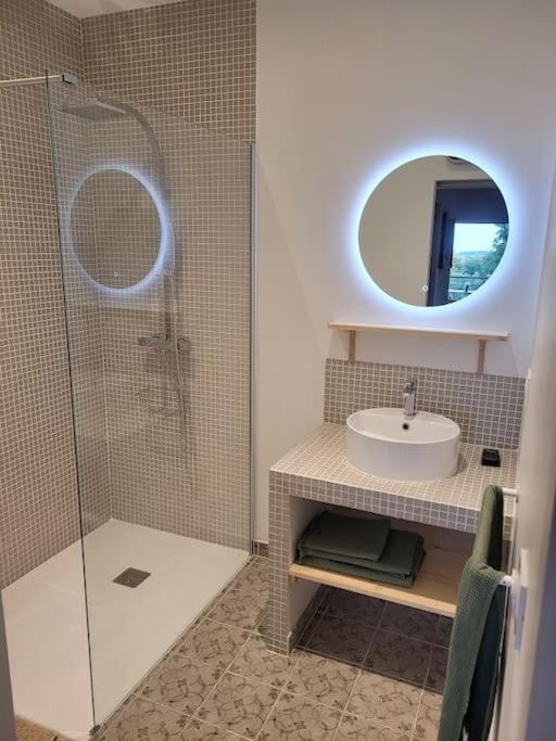 Appartement De Charme Dans Ancienne Cave A Vin Ле Булу Екстериор снимка