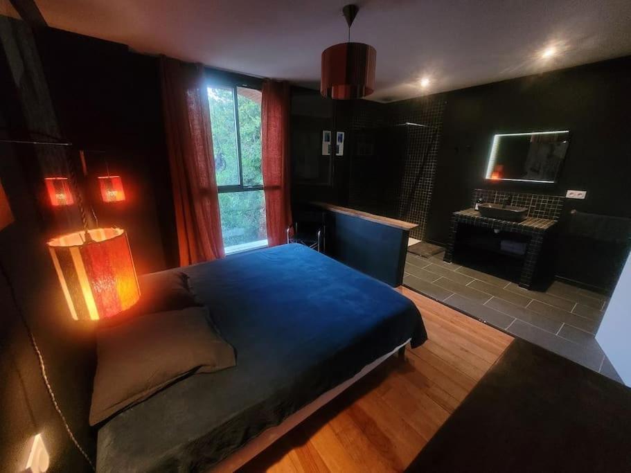 Appartement De Charme Dans Ancienne Cave A Vin Ле Булу Екстериор снимка